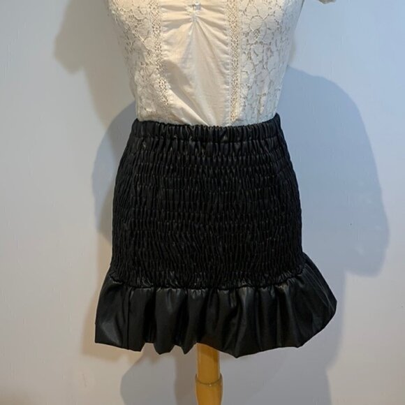 Hot and Delicious brand stretch elastic faux leather mini skirt ruffle size M - Picture 2 of 10